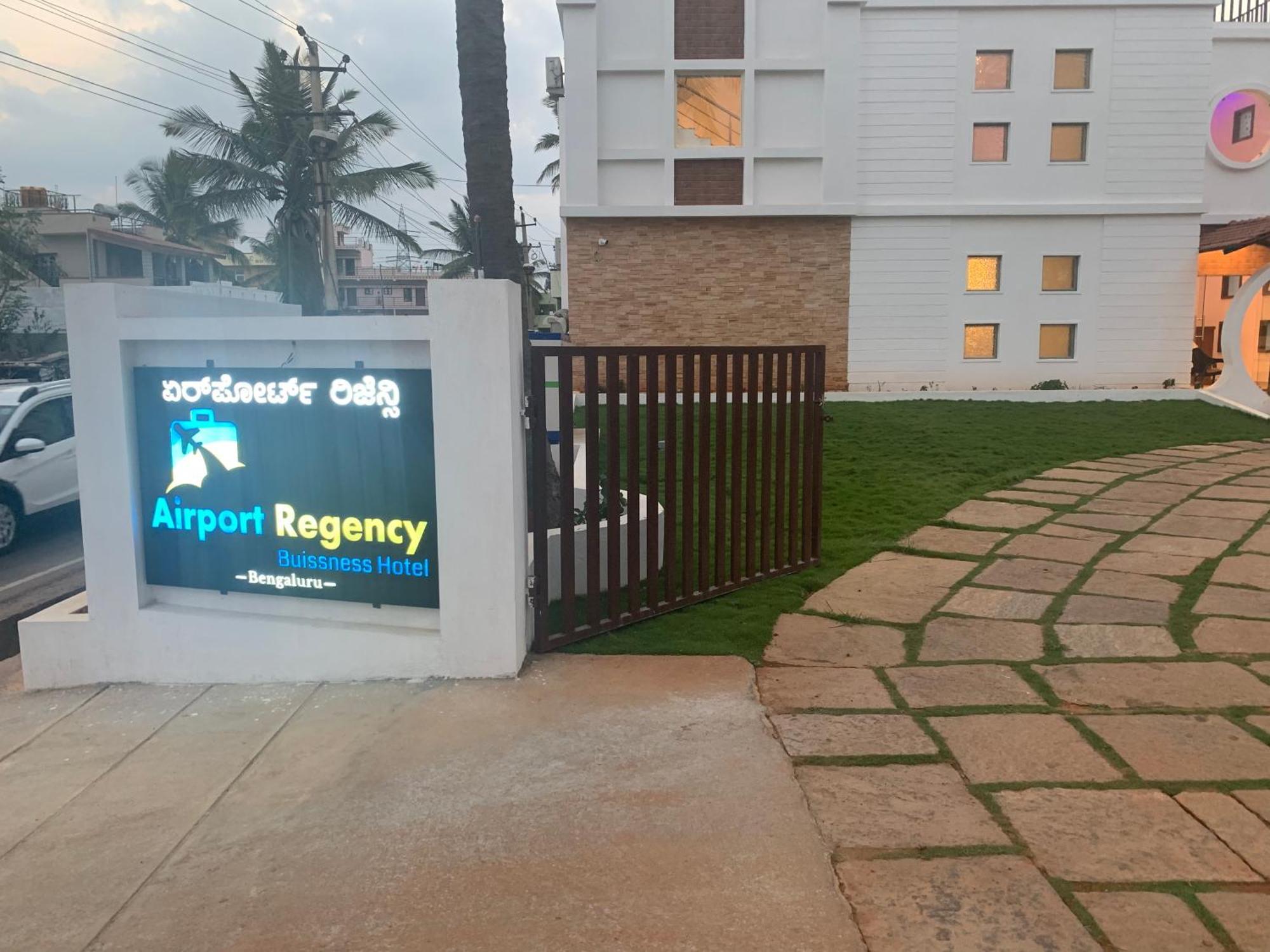 Airport Regency Hotel Devanahalli Eksteriør billede